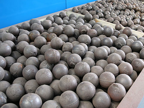 Wear-resistant steel ball for ball mill